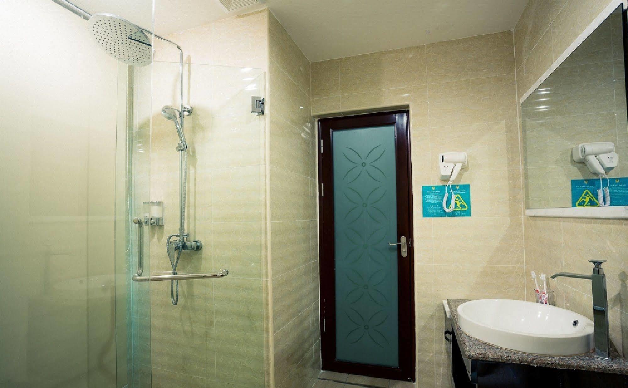 Golden Roof Hotel Sunway Ipoh Kültér fotó